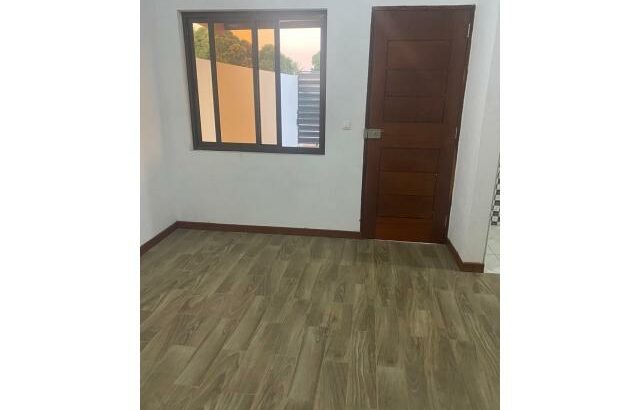 Arenda se Linda moradia tp2 bem localizada dentro do condominio em malhampswene