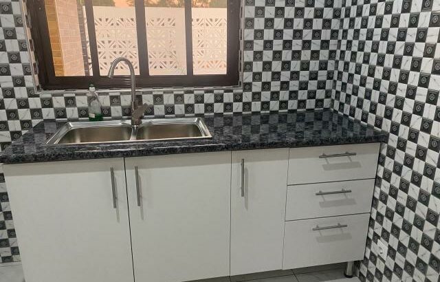 Arenda se Linda moradia tp2 bem localizada dentro do condominio em malhampswene