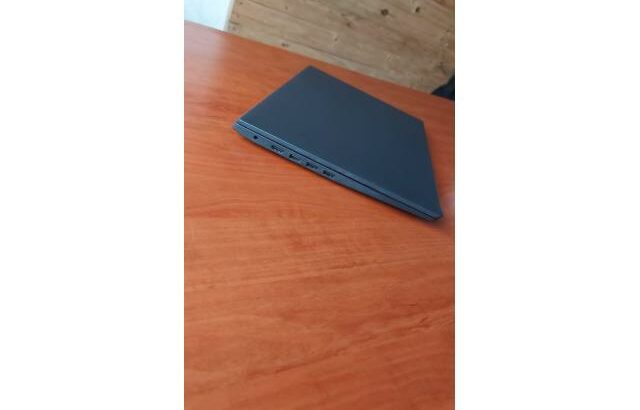 Laptop Lenovo IdeaPad Intel Celeron 8th Gen.