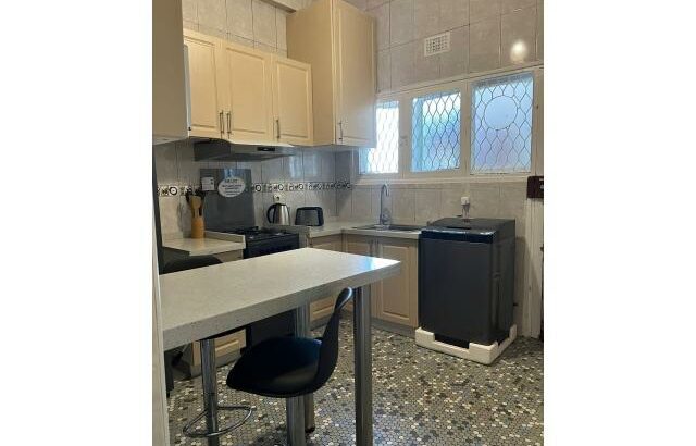 Arrenda-de apartamento T2 mobiliado Na polana