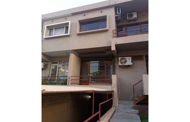 ARRENDA-SE MORADIA T4 NO BAIRRO DA COOP