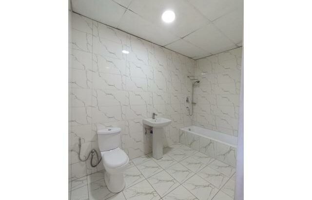 Arenda se boa casa tp2 bem localizada em condominio a 2 minutos da av dás indústrias na liberdade