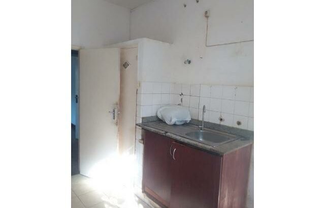 Arenda se boa casa tp3 na matola fomento a 1 minuto da estrada principal