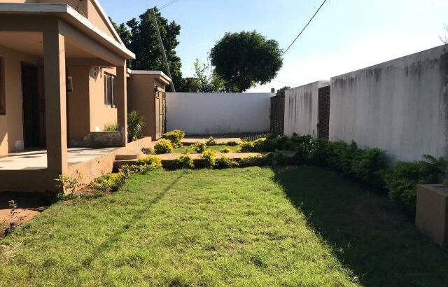 Arenda se boa casa tp2 independente na mozal paragem estaleiro