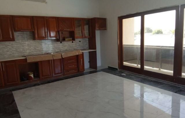 Arrenda-se Luxuosa Moradia T3 dentro do condomínio de 4 casas em Khongolote