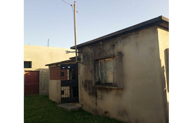 Vende-se vivenda T3 no Bairro do Xipamanine | Próximo do Centro de saúde do Xipamanine