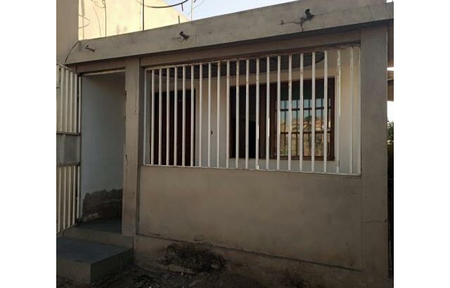 Vende-se vivenda T4 no Bairro do Xipamanine | Próximo da Mesquita Anuaril