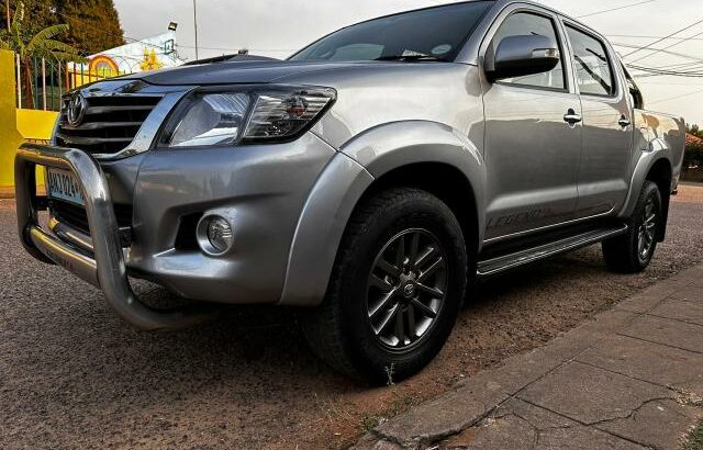 TOYOTA HILUX LEGEND 45 -RECEM IMPORTADA