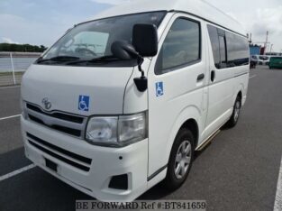 TOYOTA HIACE PARA DEFICIENTES