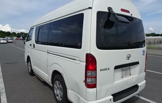 TOYOTA HIACE PARA DEFICIENTES