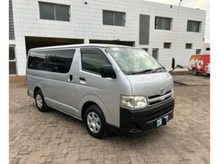 TOYOTA HIACE QUANTAM – RECEM IMPORTADO