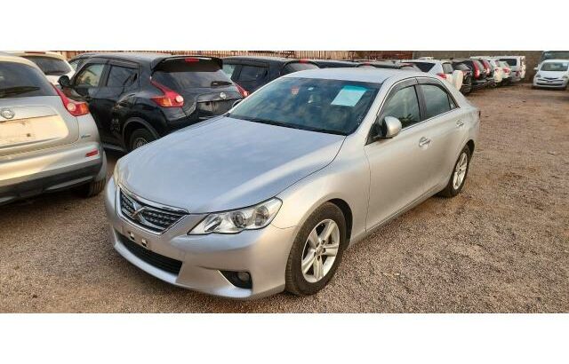 TOYOTA MARK X PPARQUEADO