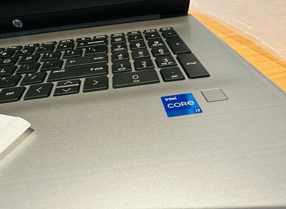 Atenção, Lap Top selado core i7 Décima terceira Geração  HP ProBook 470 G10 17.3 inch Display Intel Core I7-1355U 12 CPUs 1.70 GHZ 16 GB DDR5 SDRAM,5