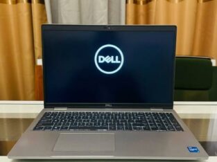 Dell Latitude 5520 15.6” i5 11th 8GB RAM 256GB SSD