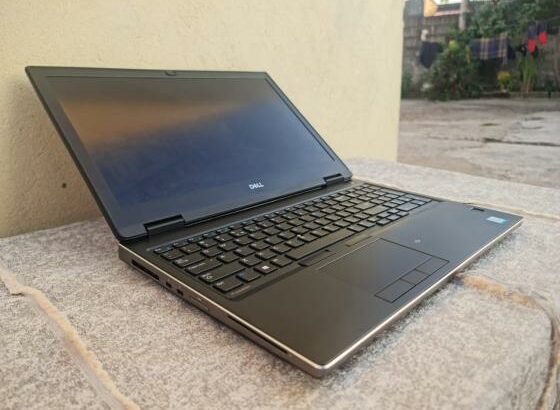 Dell Precision 7530 VR Ready Mobile Workstation i7 8th 16GB RAM 256GB SSD+1TB HDD