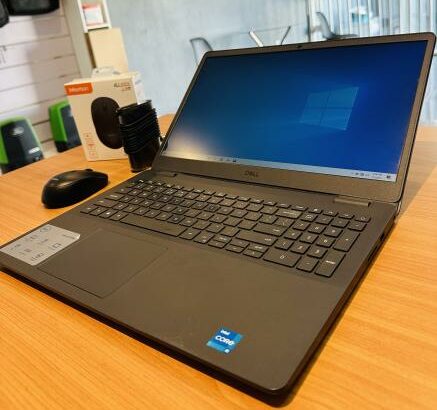 Dell Vostro 3500 Intel Core i5-1135G7 2.40GHZ (8Cpus) 11ª Geração  Memory: 8GB RAM Disc:256 GB SSD  Teclado Numérico  Intel iris XE Graphics  15.6 pol