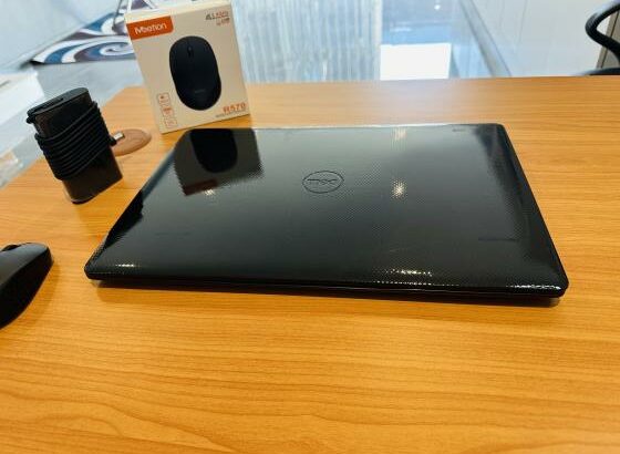 Dell Vostro 3591  Ultrabook Machine 10 TH Gen Limpinho  Intel Core i5-1035G1U,1.20 GHZ (8CPUS)8 GB  DDR4 SDRAM,256 GB SSD super Rápido,15.6 polegadas,