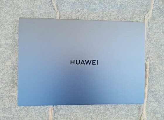 Huawei MateBook B3-440 i7 12th 16GB RAM 512GB SSD