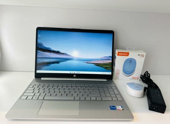 Lap Top Core i5 da  Décima Segunda Geração em Promoção  HP Lap Top 15s-fq5xxx Notebook PC 15.6inch Display Intel Core I5-1235U 12 CPUs 1.30 GHZ 8 GB D