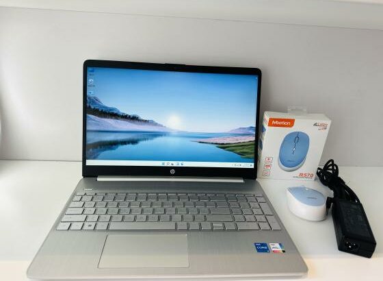 Lap Top Core i5 da  Décima Segunda Geração em Promoção  HP Lap Top 15s-fq5xxx Notebook PC 15.6inch Display Intel Core I5-1235U 12 CPUs 1.30 GHZ 8 GB D