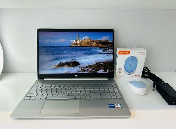 Lap Top Core i5 da  Décima Segunda Geração em Promoção  HP Lap Top 15s-fq5xxx Notebook PC 15.6inch Display Intel Core I5-1235U 12 CPUs 1.30 GHZ 8 GB D