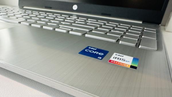 Lap Top Core i5 da  Décima Segunda Geração em Promoção  HP Lap Top 15s-fq5xxx Notebook PC 15.6inch Display Intel Core I5-1235U 12 CPUs 1.30 GHZ 8 GB D