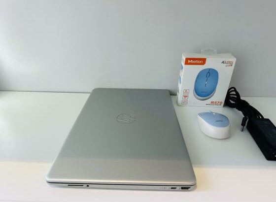 Lap Top Core i5 da  Décima Segunda Geração em Promoção  HP Lap Top 15s-fq5xxx Notebook PC 15.6inch Display Intel Core I5-1235U 12 CPUs 1.30 GHZ 8 GB D