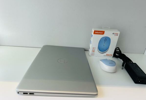 Lap Top Core i5 da  Décima Segunda Geração em Promoção  HP Lap Top 15s-fq5xxx Notebook PC 15.6inch Display Intel Core I5-1235U 12 CPUs 1.30 GHZ 8 GB D