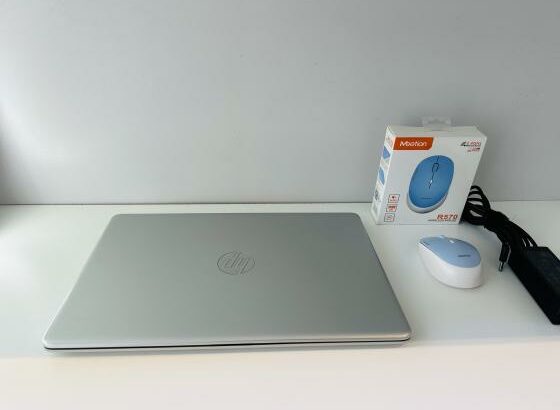 Lap Top Core i5 da  Décima Segunda Geração em Promoção  HP Lap Top 15s-fq5xxx Notebook PC 15.6inch Display Intel Core I5-1235U 12 CPUs 1.30 GHZ 8 GB D