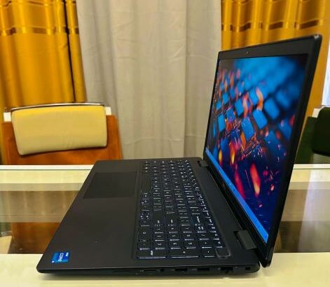 Laptop Dell Latitude 3520 15.6” i5 11th 16GB RAM 512GB SSD