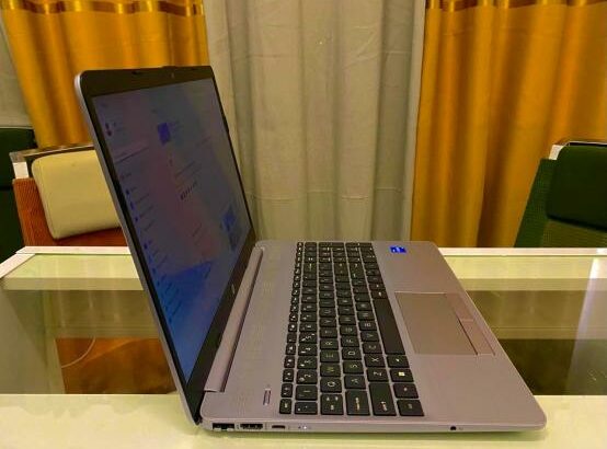 Laptop HP 250 G9 15.6” i5 12th 16GB RAM 256GB SSD