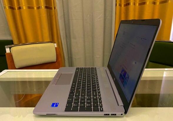 Laptop HP 250 G9 15.6” i5 12th 16GB RAM 256GB SSD