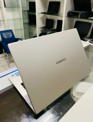 Laptop Huawei MateBook 14” i5 10th 8GB RAM 512GB SSD