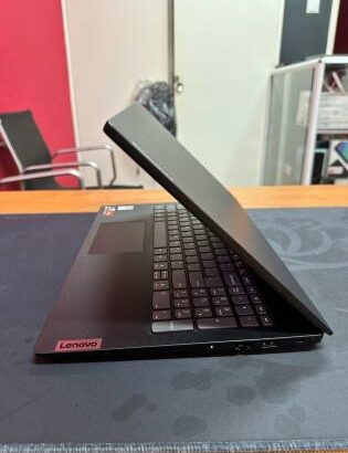 Lenovo V15 G2 AMD Ryzen 5 5500(i5 12th) 8GB RAM 512GB SSD AMD RADEON 2GB