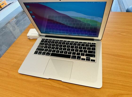 Mac Book Air 2013  Core I5 2.30 GHZ  4 GB Ram 128 GB SSD  14 Polegadas Teclado luminoso  Carregador Incluso  Preço :24.700.00MT