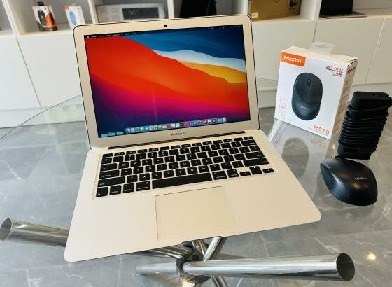 Mac Book Air 2013  Core I5 2.30 GHZ  4 GB Ram 128 GB SSD  14 Polegadas Teclado luminoso  Carregador Incluso  Preço :23.500.00MT