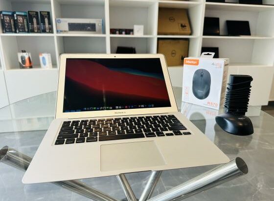 Mac Book Air 2013  Core I5 2.30 GHZ  4 GB Ram 128 GB SSD  14 Polegadas Teclado luminoso  Carregador Incluso  Preço :23.500.00MT