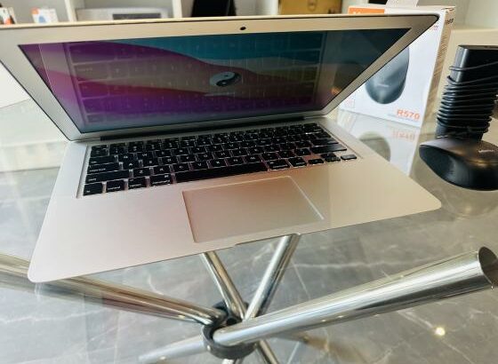 Mac Book Air 2013  Core I5 2.30 GHZ  4 GB Ram 128 GB SSD  14 Polegadas Teclado luminoso  Carregador Incluso  Preço :23.500.00MT