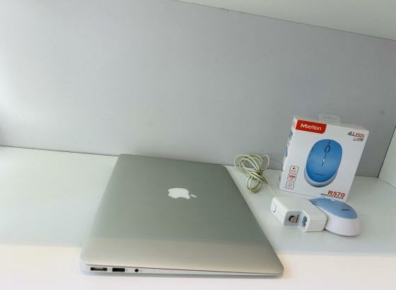 Mac Book Air 2013 Limpinho em Promoção  Core I5 2.30 GHZ  4 GB Ram 128 GB SSD  14 Polegadas Teclado luminoso  Carregador Incluso  Preço :23.500.00MT E