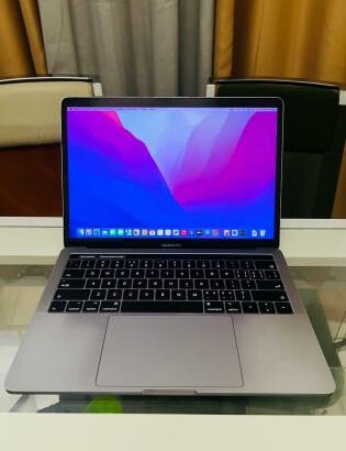 MacBook Pro 2017 TouchBar 13.3” 256GB SSD 8GB RAM