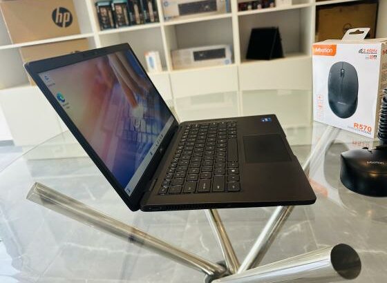 Sinta o poder em Suas Mãos  Dell Latitude 7320 Ultrabook Machine 11th Gen Edição 2022 Carbonizado Touchscreen Machine  Intel Core I7-1185G7 3.00 GHZ U