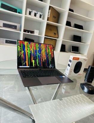 Sinta o poder em Suas Mãos  LAP TOP Huawei Matebook X Pro 2022 TOUCHSCREEN Lap Top Super Limpo  Intel Core i7-1165G7 2.80GHZ (8Cpus) 11ª Geração ( Rev