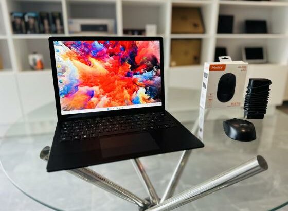 Sinta o Poder em Suas Mãos  LAP TOP SURFACE 4 TOUCHSCREEN  Aproveite Lap Top Super Limpo  Intel Core i5-1145G7 2.60GHZ (8Cpus) 11ª Geração  Memory: 16