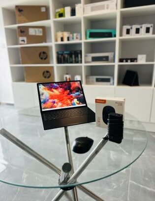 Sinta o Poder em Suas Mãos  LAP TOP SURFACE 4 TOUCHSCREEN  Aproveite Lap Top Super Limpo  Intel Core i5-1145G7 2.60GHZ (8Cpus) 11ª Geração  Memory: 16