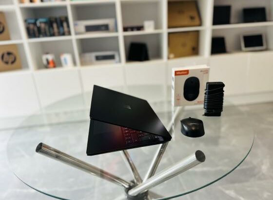 Sinta o Poder em Suas Mãos  LAP TOP SURFACE 4 TOUCHSCREEN  Aproveite Lap Top Super Limpo  Intel Core i5-1145G7 2.60GHZ (8Cpus) 11ª Geração  Memory: 16