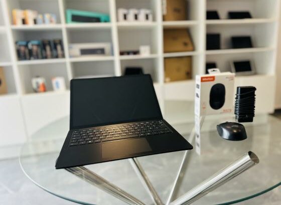 Sinta o Poder em Suas Mãos  LAP TOP SURFACE 4 TOUCHSCREEN  Aproveite Lap Top Super Limpo  Intel Core i5-1145G7 2.60GHZ (8Cpus) 11ª Geração  Memory: 16