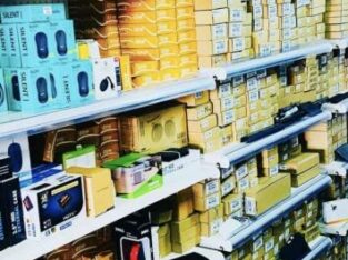 TUDO NOVO COM MONTAGEM Vendemos :   Carregadores para Laptops  Baterias  LCD’s Memórias  Discos HDs e SSDS Mouses com e sem Fio Joy’s  Adaptadores Tec