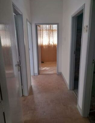 Vende se apartamento espaçoso tipo 3 num resd chao no bairro central próximo da migração