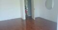 Vende se apartamento espaçoso tipo 3 com 2wc no bairro polana cimento avenida maguiguane 2-andar próximo da faculdade de medicina