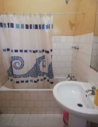 Vende se apartamento espaçoso tipo 1 no bairro alto mae zona da belita 8-andar sem elevador